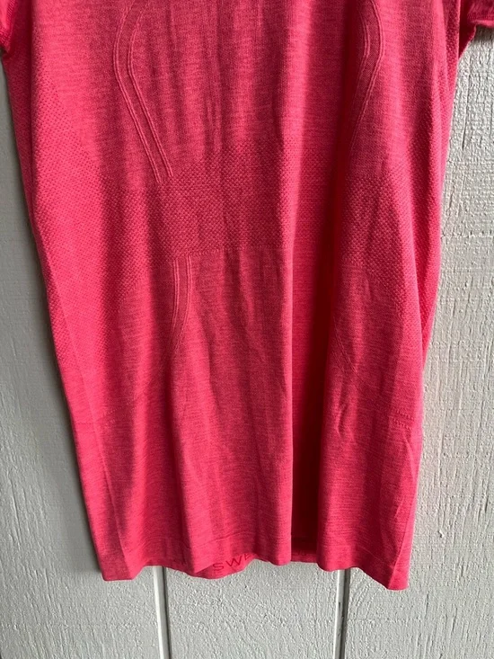 Lululemon Swiftly Tech Short Sleeve Crew in Pink Size 8 - Picture 3 of 7